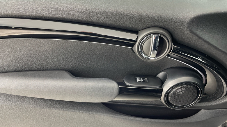 MINI Hatchback 135kW Cooper S Level 3 33kWh 3dr Auto Electric Hatchback